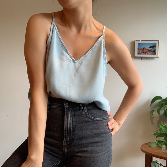 ⚡️3/$30⚡️LOFT Light Denim Feel Tank - Picture 1 of 3
